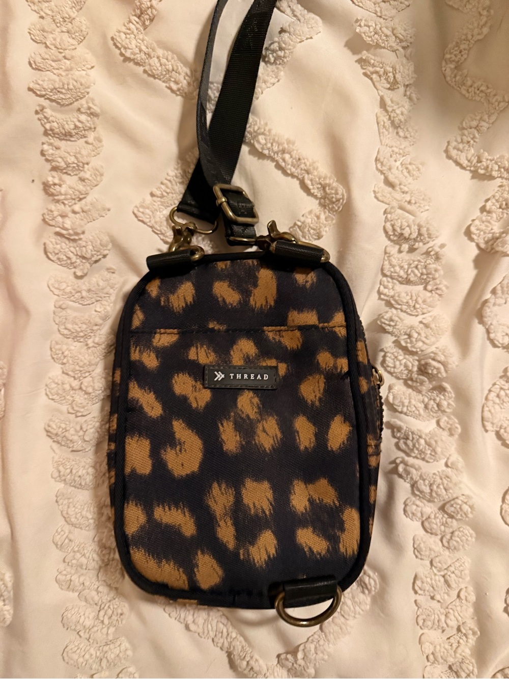 Thread Wallet Purse - Picture 2 of 3